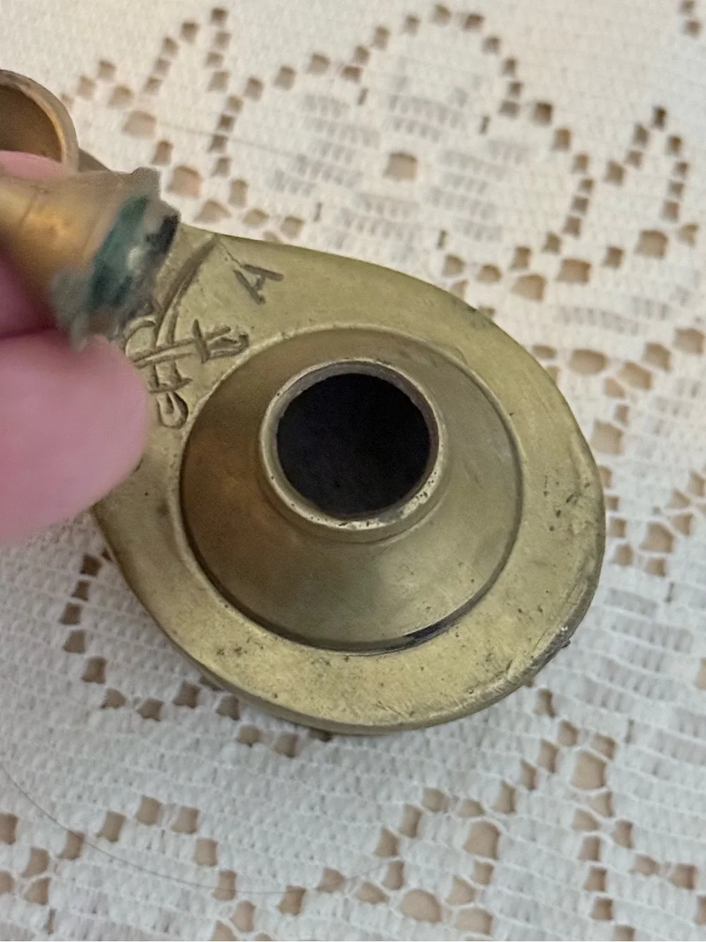 Vintage Brass Aladdin Oil Lamp: Miniature Genie Decor